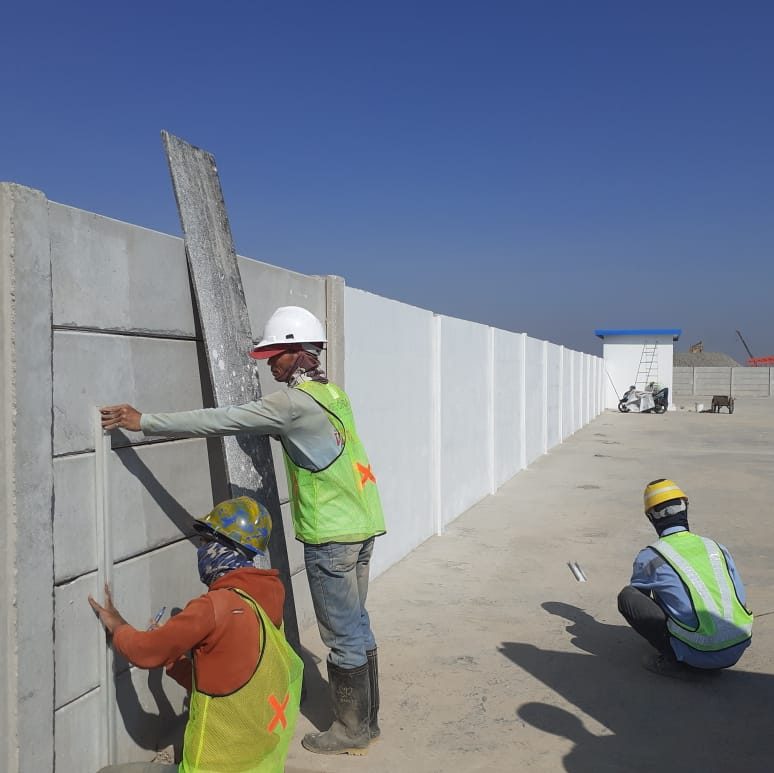 pagar panel beton terpasang