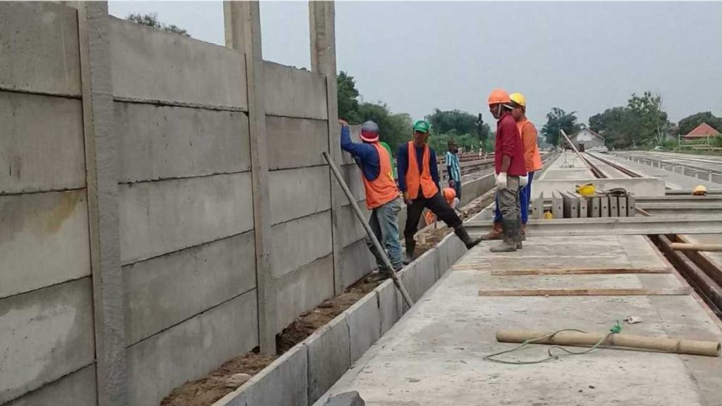 pagar panel beton terpasang